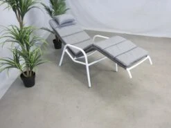 Suns Sora Relax Tuinstoel Mat Wit Met Kussen -Tuin- En Buitenwinkels 12 9 suns sora relax tuinstoel mat wit met kussen 108453084125